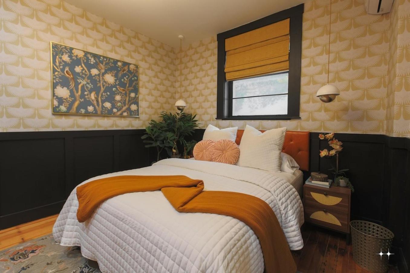 The Cat's Meow 1 Sunset Heights *